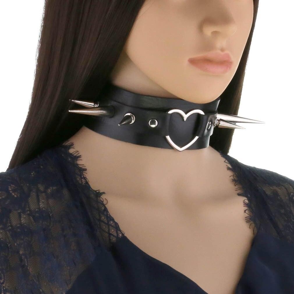 Long Spike Heart Choker