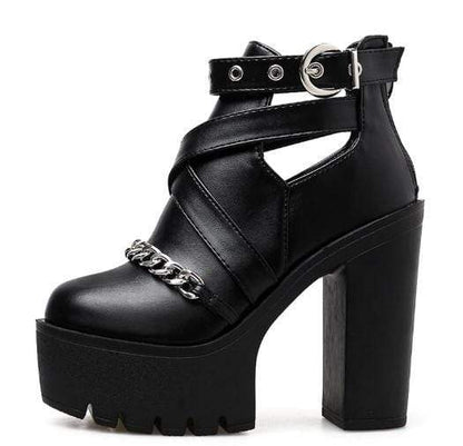 Retribution Chain Boots