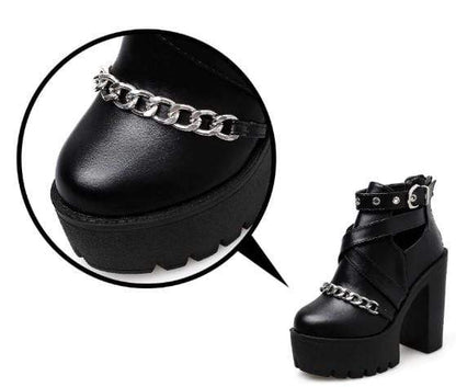 Retribution Chain Boots