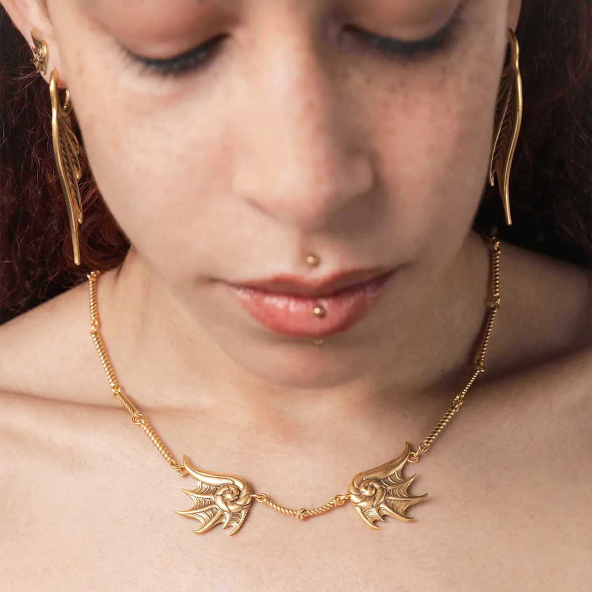 ABYSSAL BIND NECKLACE