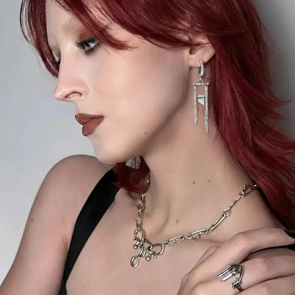 CHIC GUILLOTINE EARRINGS (925 SILVER)