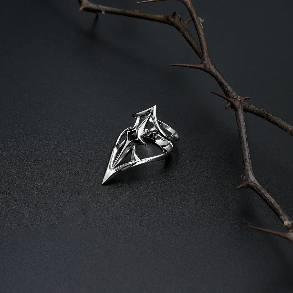 CREST SHIELD RING