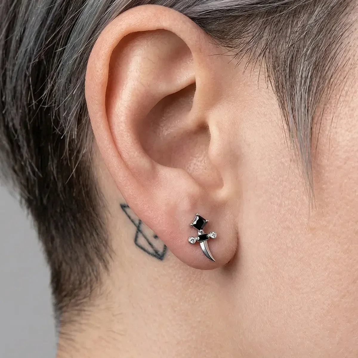 CRYSTAL DAGGER FLATBACK STUD