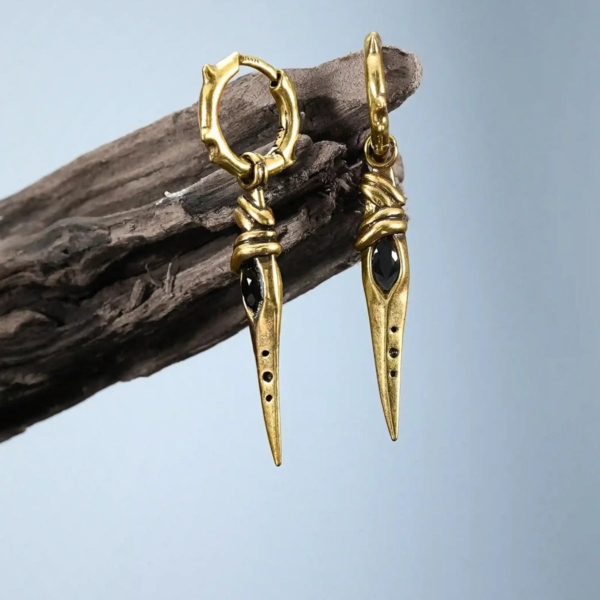 EYE DAGGER EARRINGS  (GOLD-OBSIDIAN)