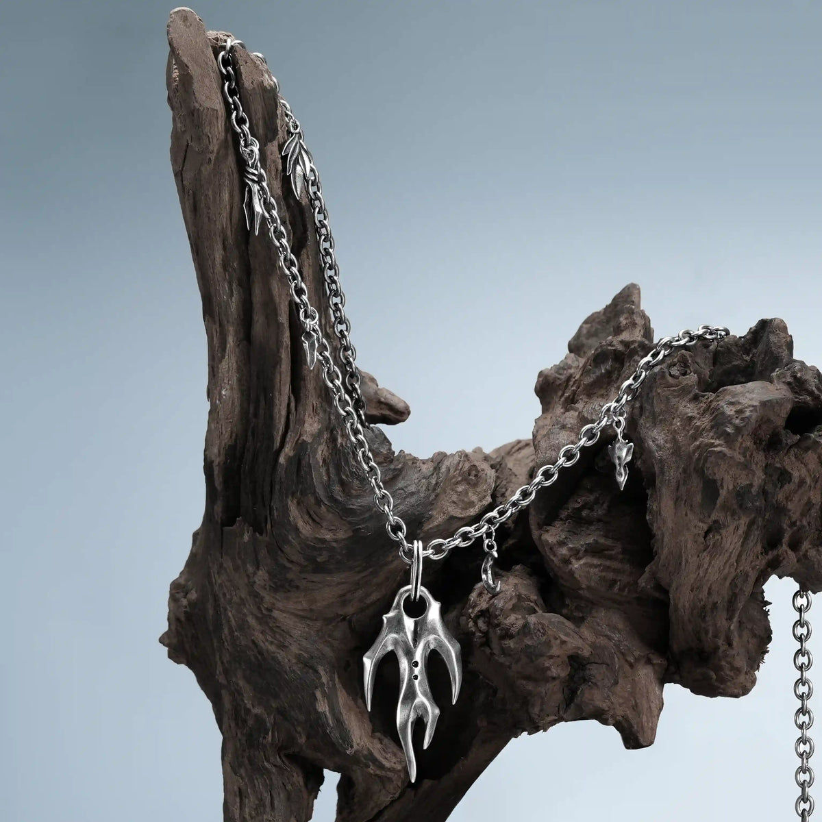 FERAL HUSK NECKLACE (SILVER)