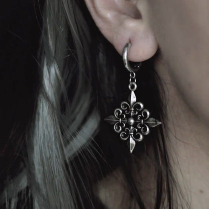 FLEUR-DE-LIS ELEGANCE EARRINGS (925 SILVER)