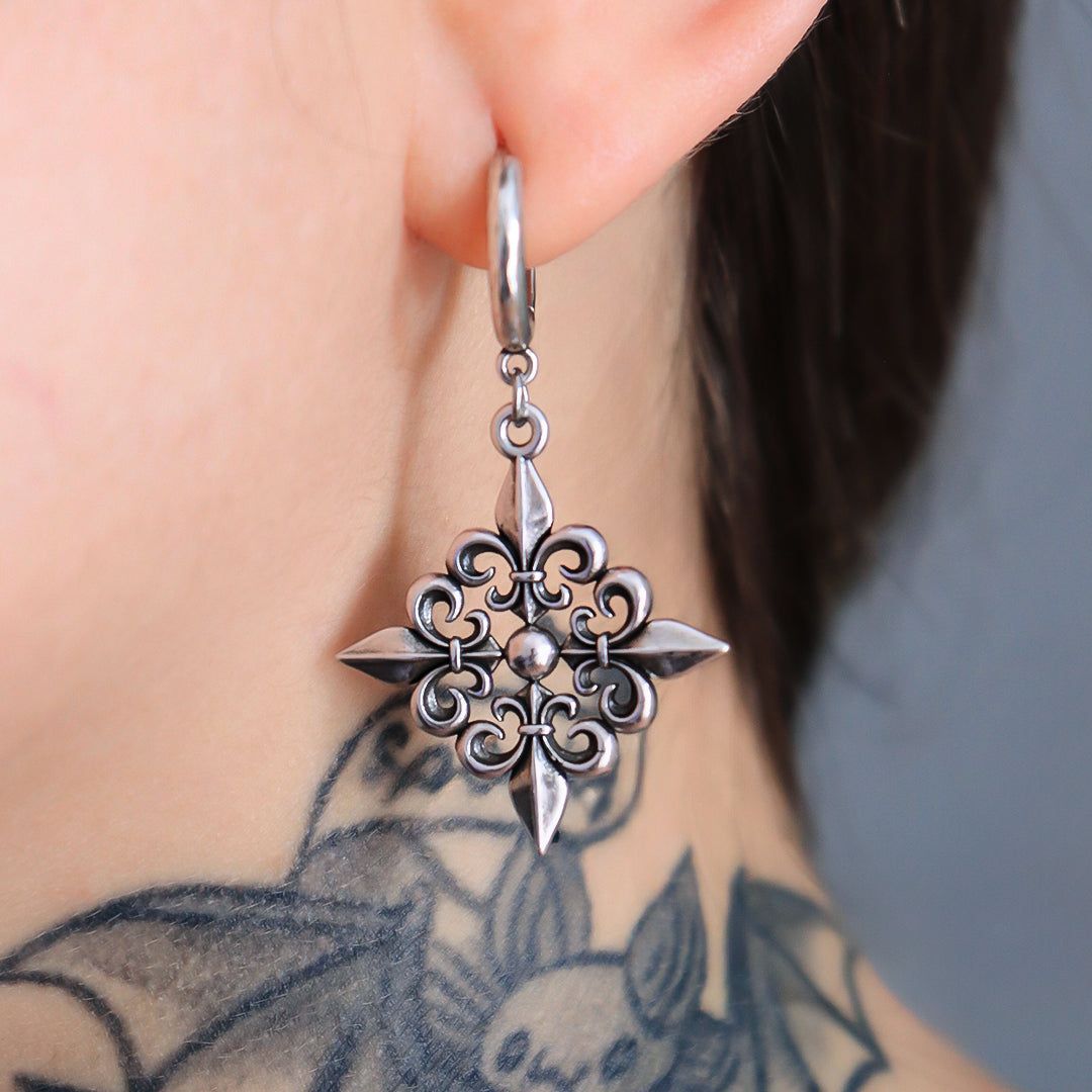 FLEUR-DE-LIS ELEGANCE EARRINGS (925 SILVER)