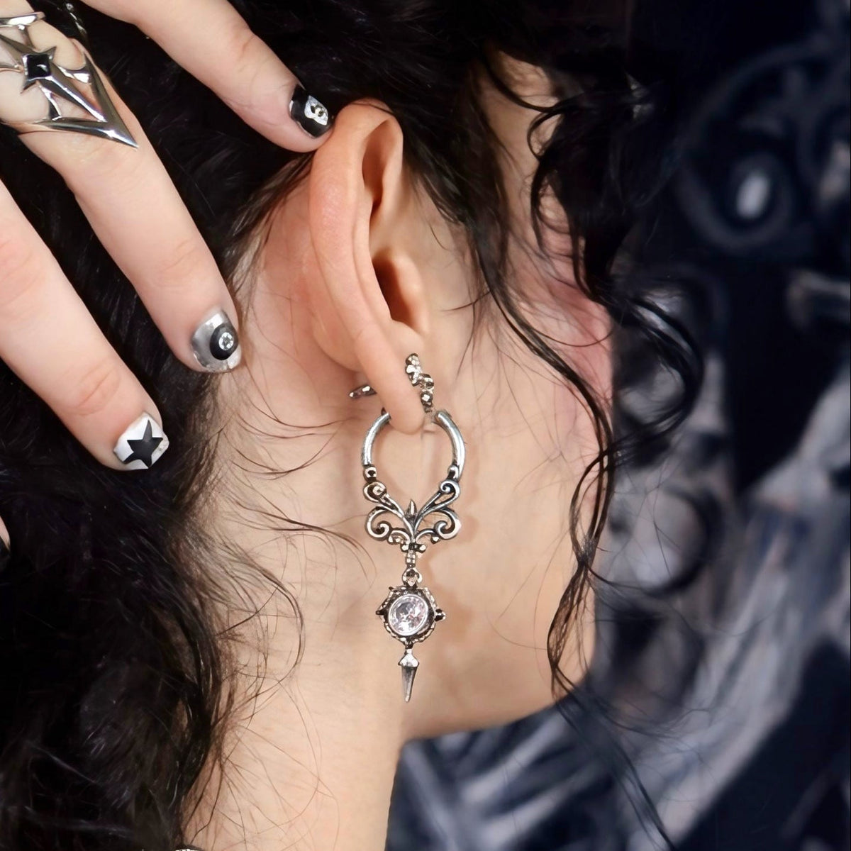 GOTHIC CREST EARRINGS