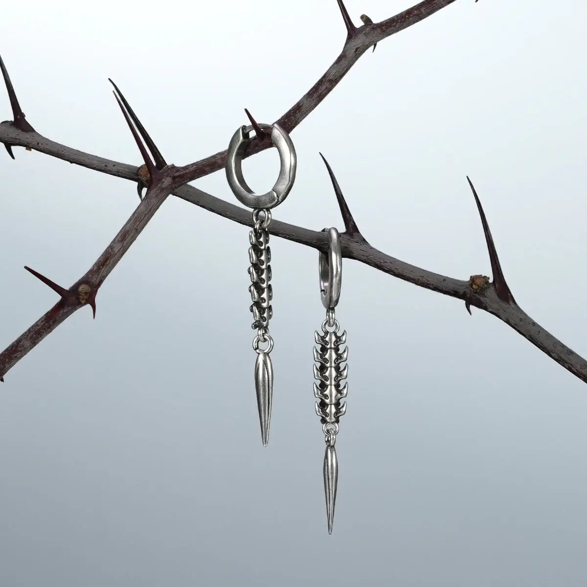 LONGINUS ABYSS STINGER EARRINGS (925 SILVER)