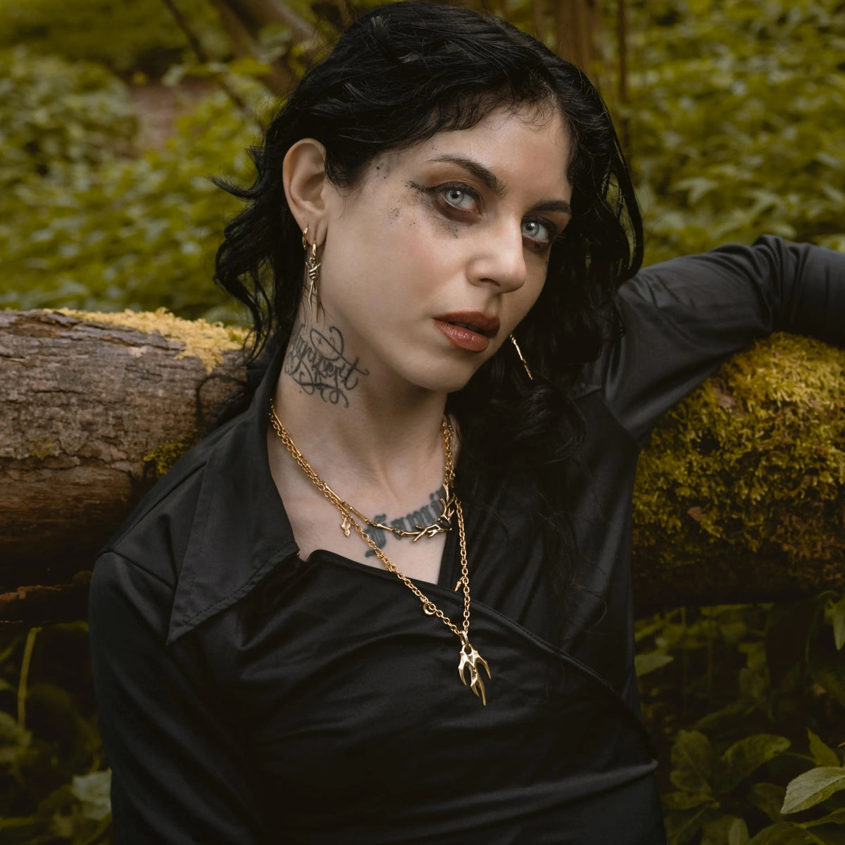 SACRED ANTLER COLLAR NECKLACE (GOLD-OBSIDIAN)