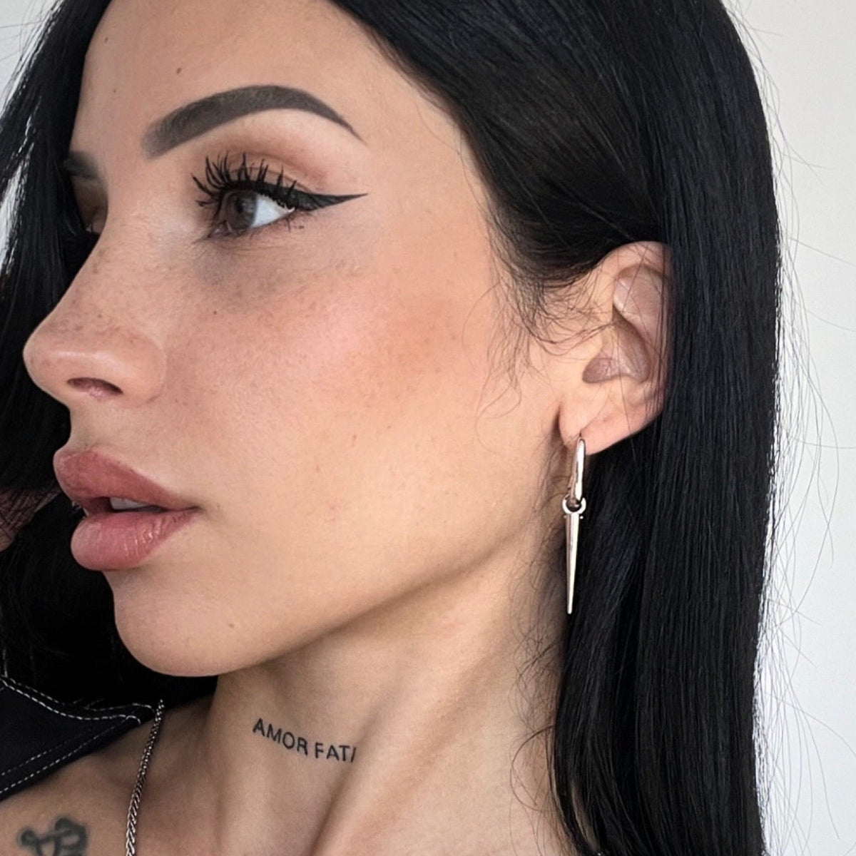 TAPERED EDGE EARRINGS
