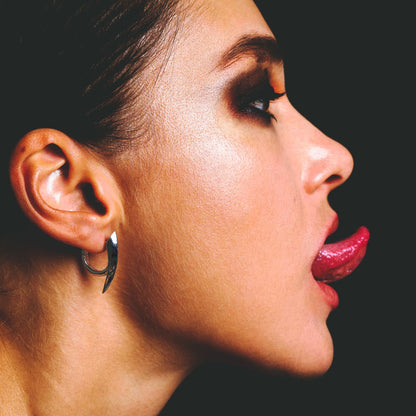 VENOM CLAW EARRINGS (925 SILVER)